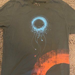 Graphic circular design tshirt